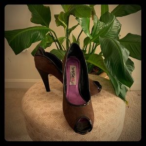 Dress pumps from Dubai